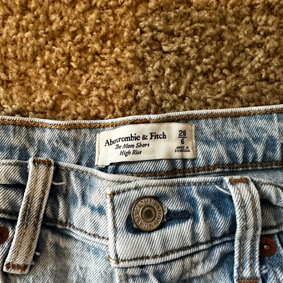 Abercrombie & Fitch Shorts size 6 “the mom” curve love - Picture 3 of 3
